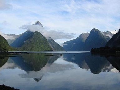 Hình bài viết Bơi thuyền qua vịnh ở New Zealand