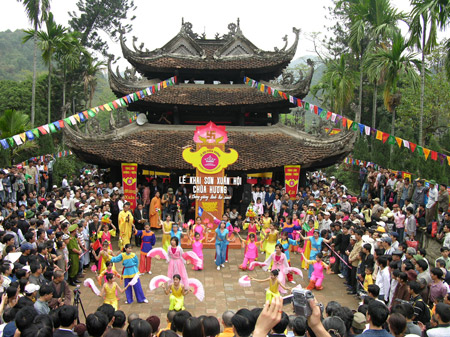 Hình bài viết Đi hội chùa Hương từ TpHCM