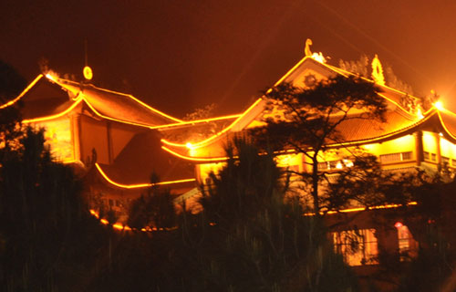 Hình bài viết Chùa Ba Vàng - ngôi chùa có tòa chính điện lớn nhất Việt Nam