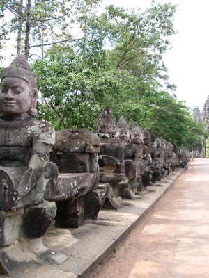 Hình bài viết Hành trình đến Angkor