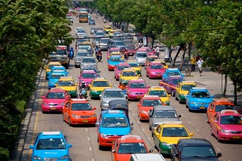 Hình bài viết Taxi "7 sắc cầu vông" ở Bangkok