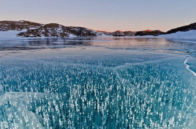 Hình bài viết Vẻ đẹp của những hồ nước đóng băng