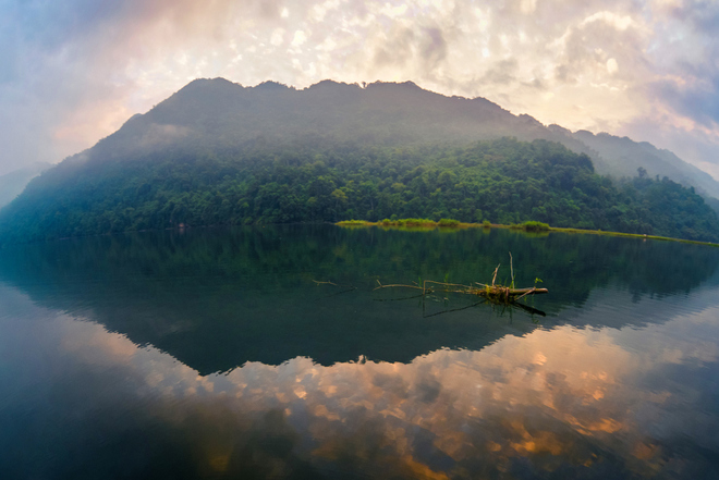 Hình bài viết Cảnh sắc tuyệt đẹp của Hồ Ba Bể