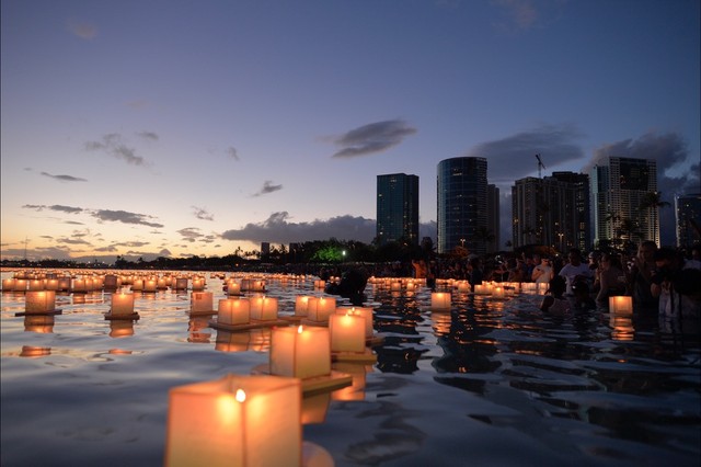 Hình bài viết Lung linh lễ hội thả đèn lồng ở Hawaii
