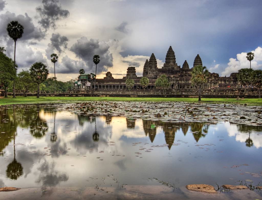 Hình ảnh Ho nuoc ben trong Angkor Wat.jpg - Angkor Wat
