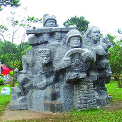 Hình ảnh Tượng đài Liệt sỹ tại Nghĩa trang liệt sĩ Trường Sơn - Nghĩa trang liệt sĩ Trường Sơn