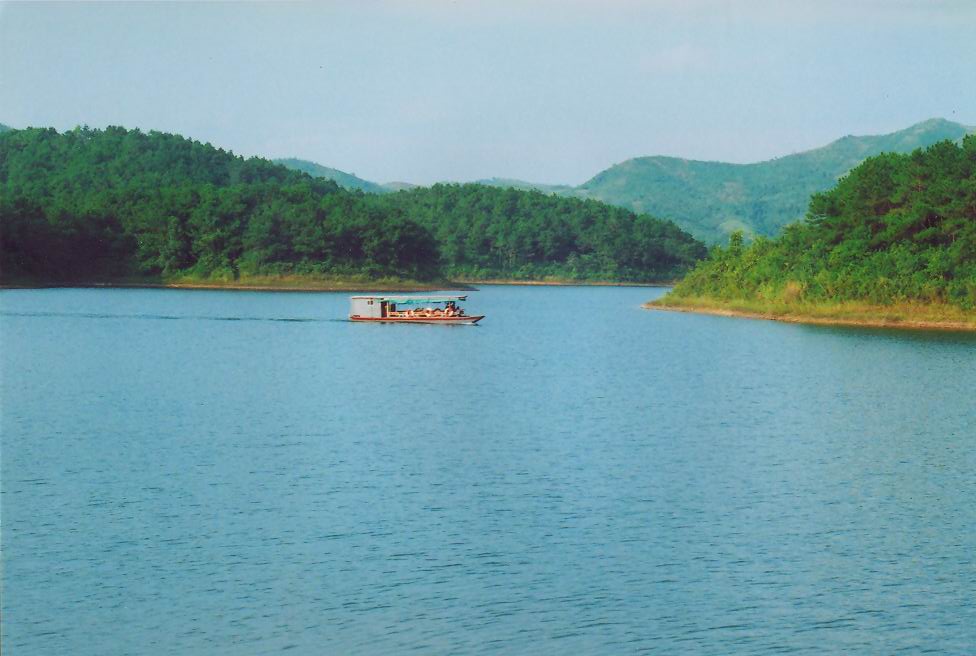 Hình ảnh Hồ Cấm Sơn