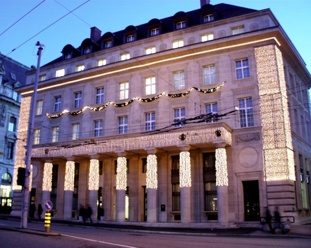 Hình ảnh Nhà Bank UBS Lớn Nhất Tại Thành Phố Lausanne