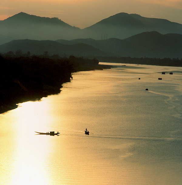 Hình ảnh Sông Hương nhìn từ đồi Vọng Cảnh - Đồi Vọng Cảnh