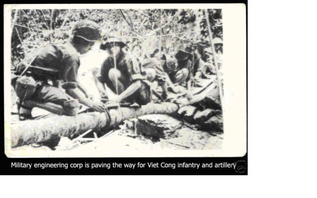 Hình ảnh Bo doi cong binh dang don duong cho bo binh va phao binh - Khu căn cứ quân sự Khe Sanh