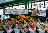 Hình ảnh Hàng hoa bày bán trong chợ - Chợ Pike