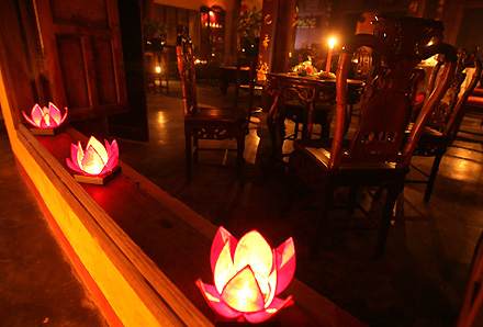 Hình ảnh hoian-lunhlinh-trongnen1-hoian.vn - Hội An