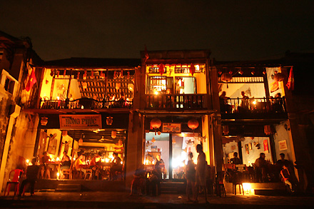 Hình ảnh hoian-nhahang-cung-giotraidat-1 - Hội An