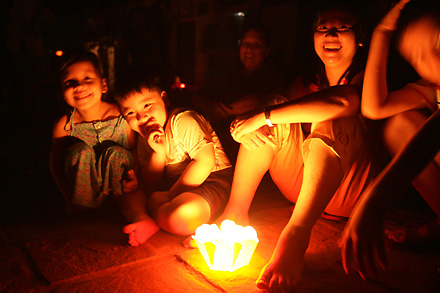 Hình ảnh treem-vuidua-cung-giotraidat-hoian.vn - Hội An