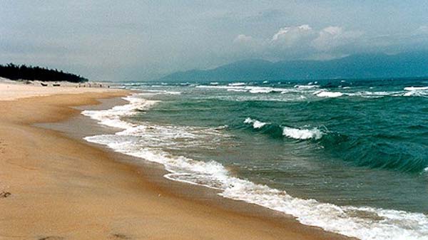 Những con sóng xô bờ