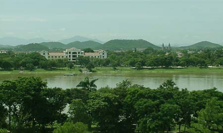 Hình ảnh Ngu Binh Mountain- By www.indochinaclassic.com.jpg - Núi Ngự Bình