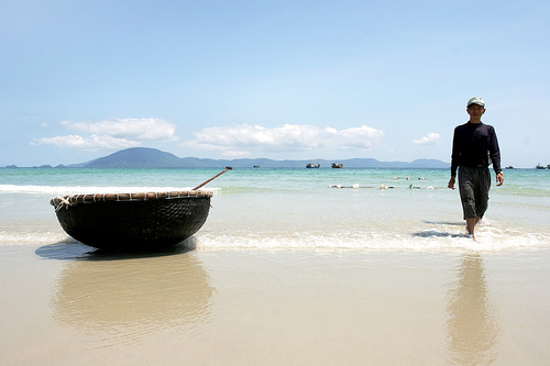 Hình ảnh Thúng chài trên bãi Dốc Lết - Bãi biển Dốc Lết