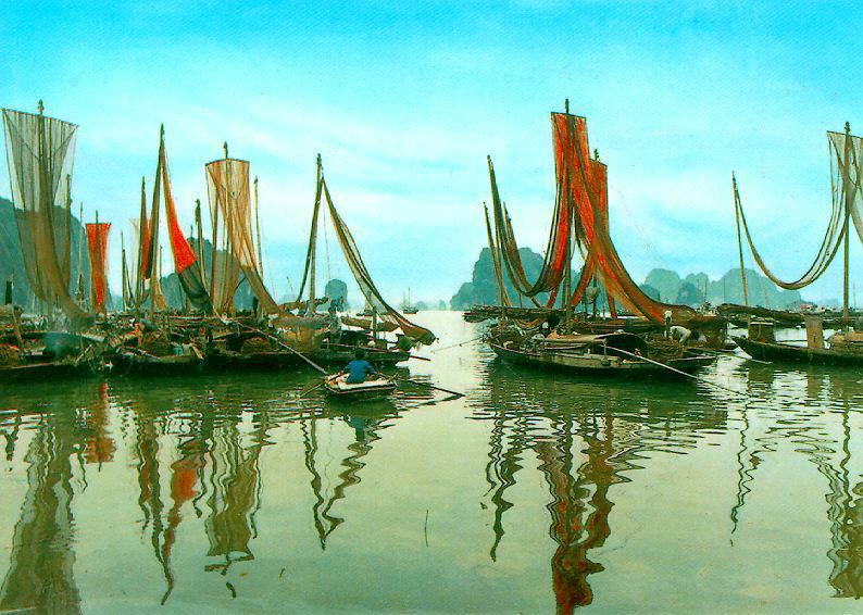 Hình ảnh Thuyền trên biển Hòn Chồng - Hòn Chồng