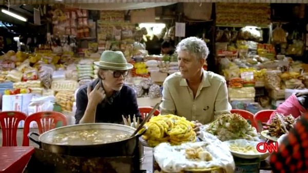 Hình bài viết Lý do đầu bếp Anthony Bourdain đưa ông Obama đi ăn bún chả