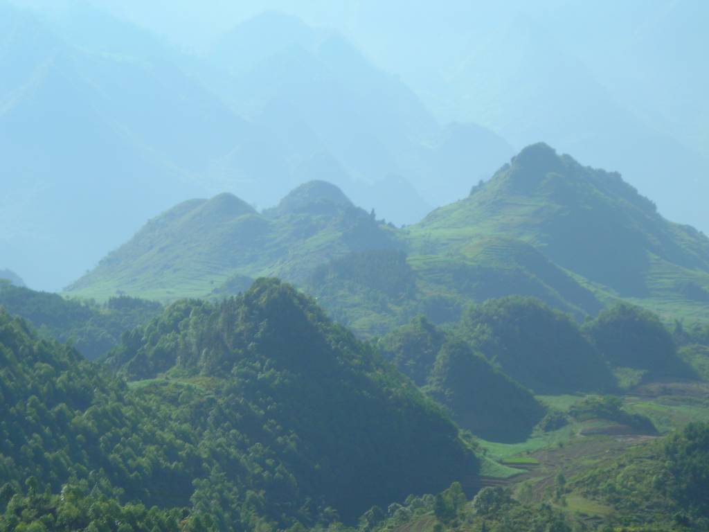 Hình ảnh Đồi núi trên cung đường đi Quản Bạ - Hà Giang