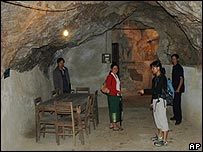 Hình ảnh _42952487_caves_ap203 - Hang động ở Viengxay